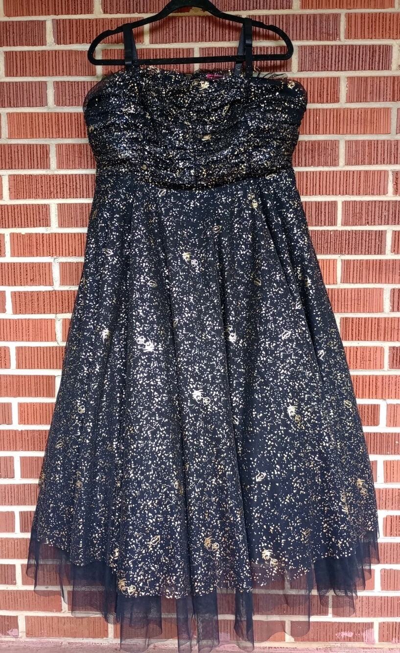TORRID BETSEY JOHNSON GOTH PIN UP BLACK GOLD STRAPLESS TULLE TEA DRESS 18